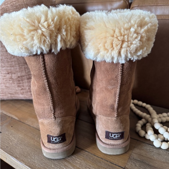 UGG Classic Tall Boot in Chestnut. Preloved. Size 7. Very Good Condition. - Picture 3 of 11